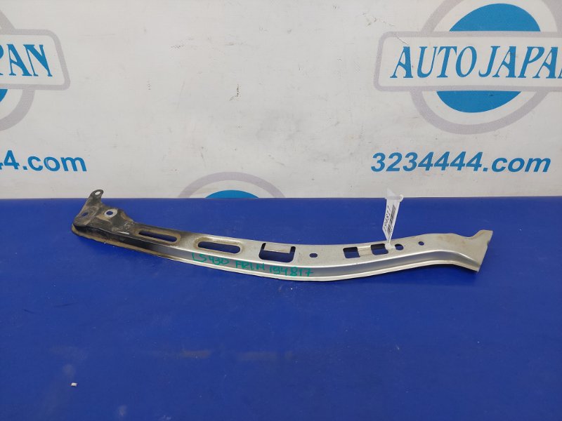 Кронштейн крепления фары передний левый LEXUS LS430 00-06 52134-50030 Б/У