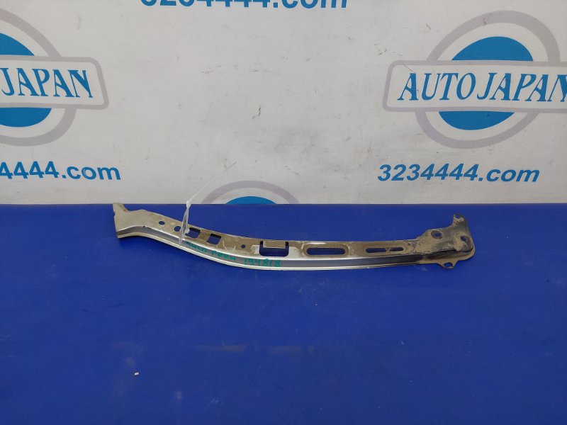 Кронштейн крепления фары передний правый LEXUS LS430 00-06 52133-50030 Б/У