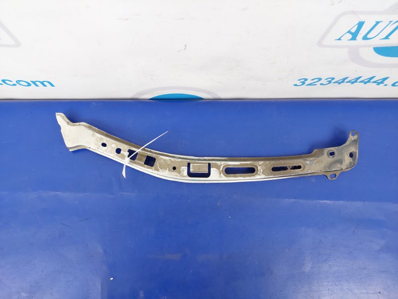 Кронштейн крепления фары передний правый LEXUS LS430 00-06