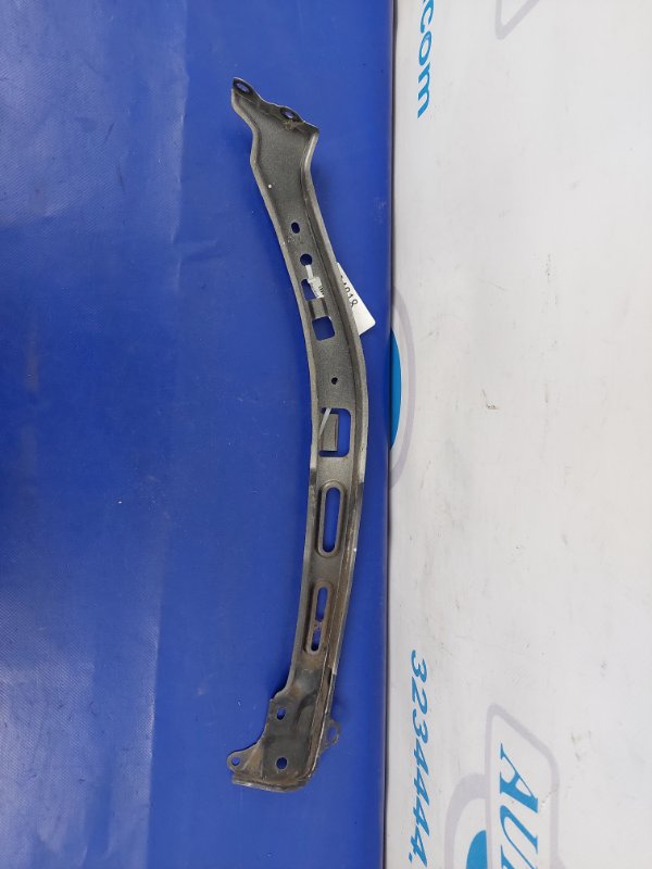 Кронштейн крепления фары передний правый LS430 00-06