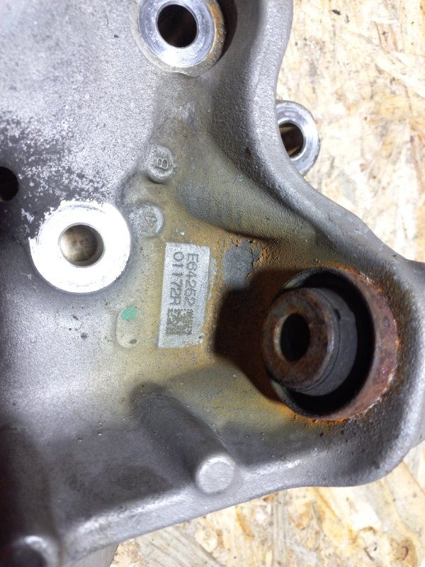 Цапфа задняя правая TLX 14-17 2017 Седан 2.4