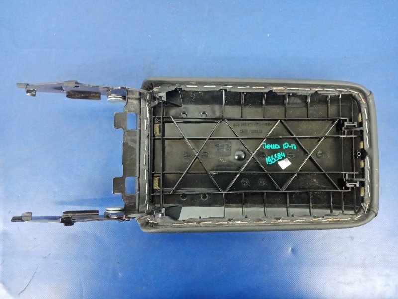 Подлокотник VOLKSWAGEN JETTA USA 10-17