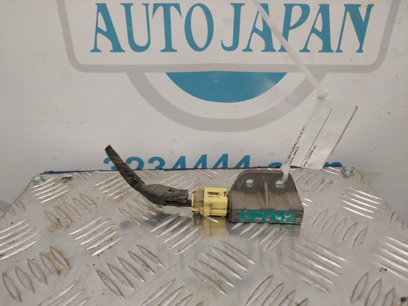 Запчасть датчик удара передний NISSAN MURANO Z50 02-07 98581-AM610 Б/У Датчик удара передний NISSAN MURANO Z50 02-07 98581-AM610 Б/У