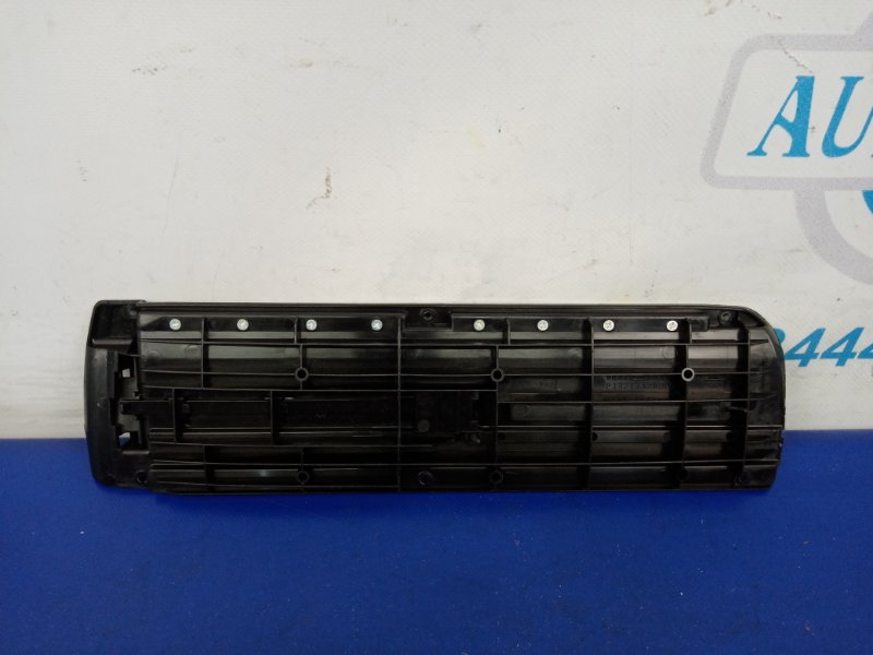 Подлокотник правый M35/M45 04-10