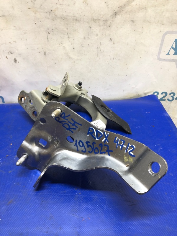 Петля крышки багажника правая ACURA RDX 19- 2019 Внедорожник 2.0 68210-TJB-A01ZZ Б/У
