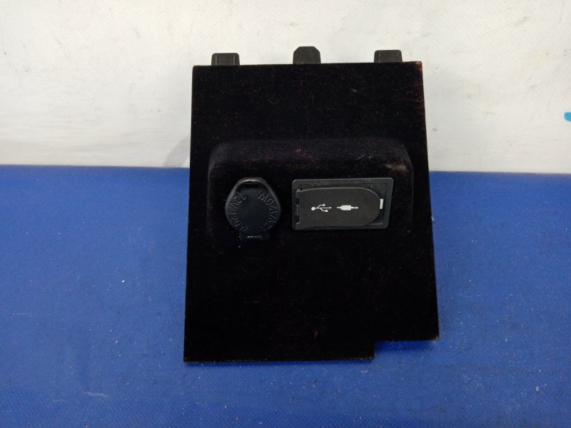 Прикуриватель левый LEXUS NX 14-21 58913-78010 Б/У