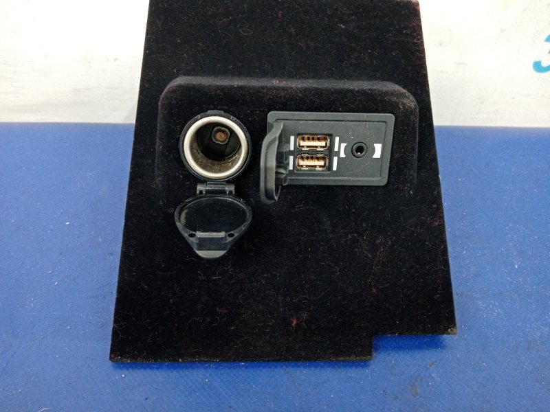 Прикуриватель левый LEXUS NX 14-21