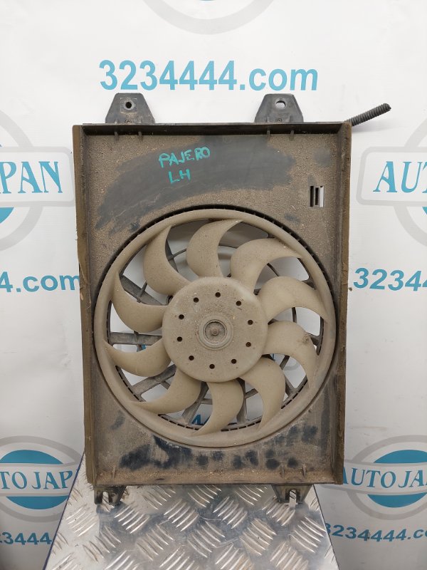 Запчасть диффузор вентилятора основного радиатора левый MITSUBISHI PAJERO 99-06 MR315368 Б/У Диффузор вентилятора основного радиатора левый MITSUBISHI PAJERO 99-06 MR315368 Б/У
