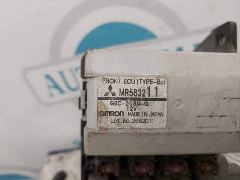 Блок предохранителей моторный отсек PAJERO 99-06