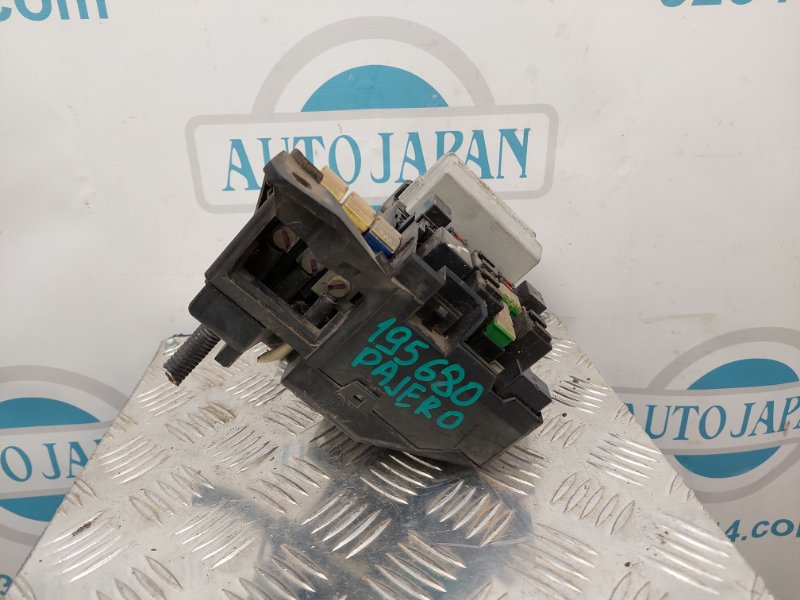Блок предохранителей моторный отсек PAJERO 99-06
