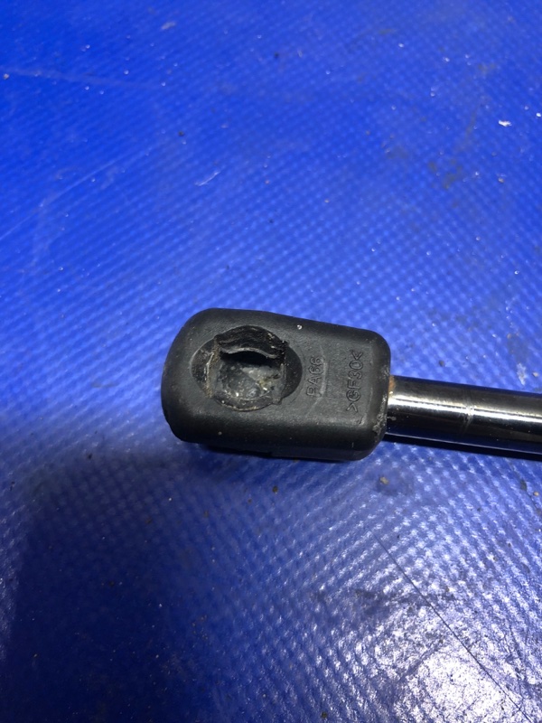 Амортизатор крышки багажника LANCER X 10 07-15 2011 Седан 2.0