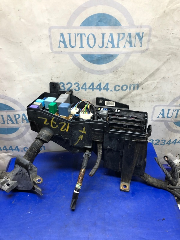 Блок предохранителей моторный отсек AVALON 05-12 2006 GSX30 3.5 2GR-FE Блок предохранителей моторный отсек AVALON 05-12 2006 GSX30 3.5 2GR-FE