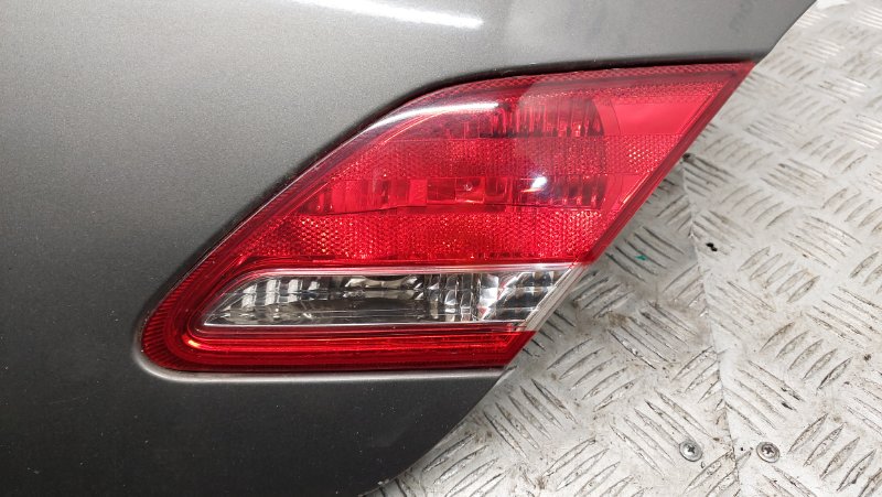 Фонарь внутренний задний правый TOYOTA AVALON 05-12 2006 GSX30 3.5 2GR-FE 81580-AC020 Б/У