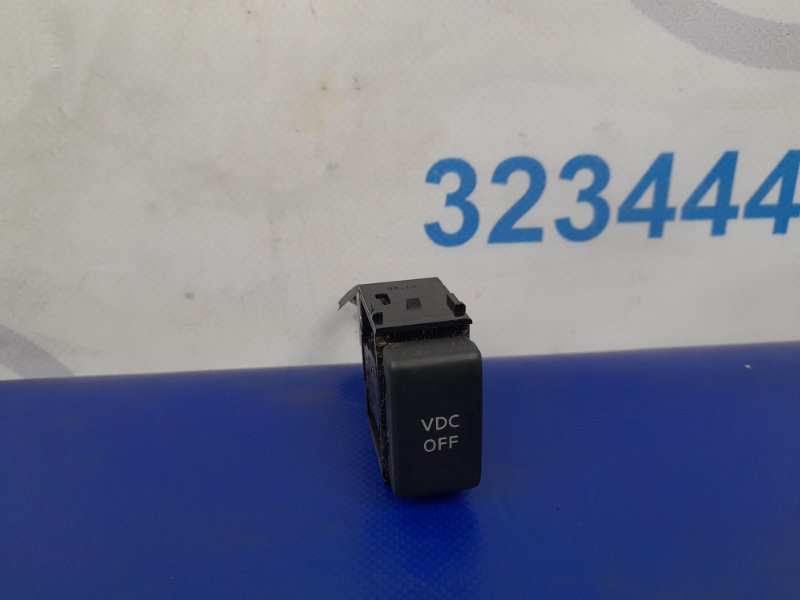Запчасть кнопка INFINITI QX56 / TITAN / ARMADA 04-16 Б/У Кнопка INFINITI QX56 / TITAN / ARMADA 04-16 Б/У