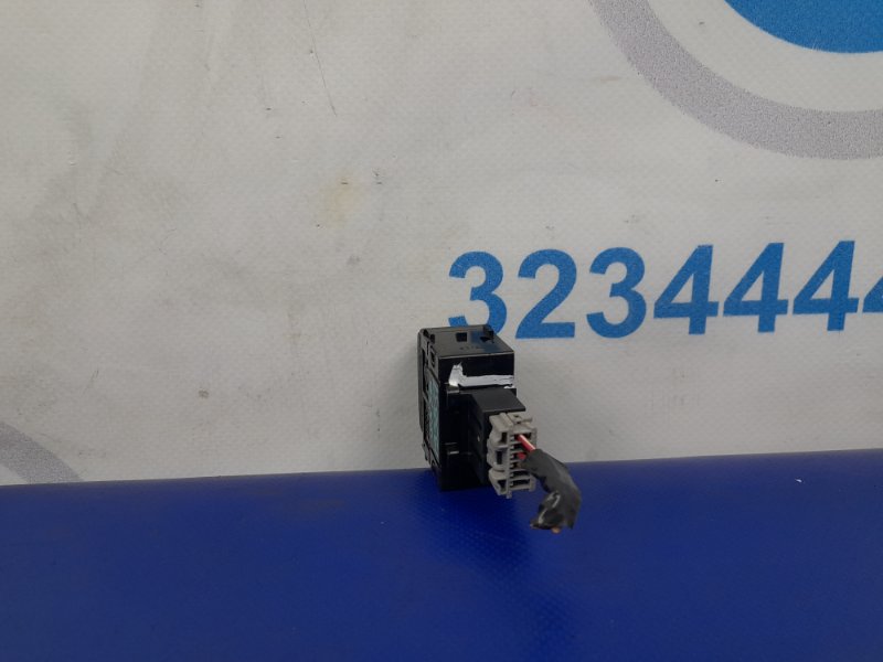 Кнопка QX56 / TITAN / ARMADA 04-16 Кнопка QX56 / TITAN / ARMADA 04-16