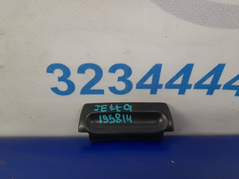 Подлокотник VOLKSWAGEN JETTA USA 10-17 5C6 864 809 Б/У