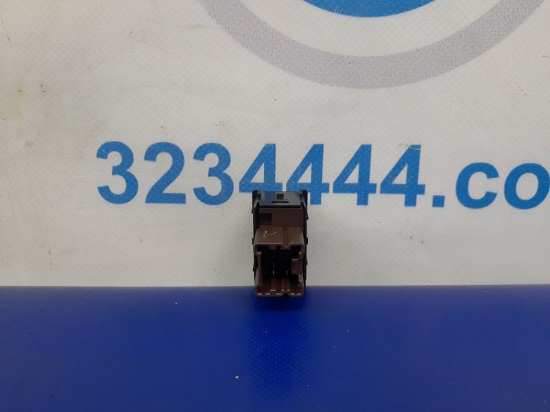 Кнопка обогрева сидений задняя QX56 / TITAN / ARMADA 04-16