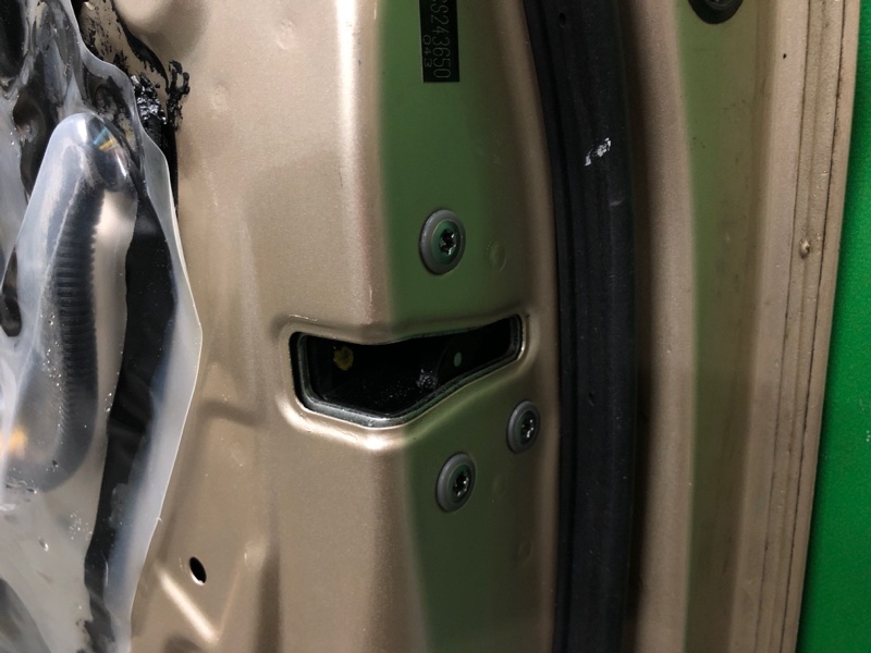 Запчасть замок двери передний правый TOYOTA SIENNA 11-16 2012 GSL30 3.5 2GR-FE 69030-0C050 Б/У Замок двери передний правый TOYOTA SIENNA 11-16 2012 GSL30 3.5 2GR-FE 69030-0C050 Б/У