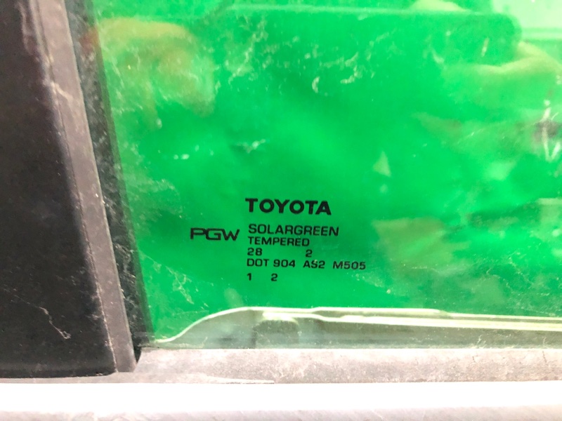 Стекло двери переднее правое SIENNA 11-16 2012 GSL30 3.5 2GR-FE