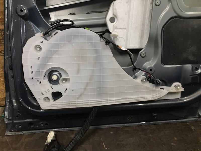 Дверь задняя правая 5 CR 05-10 2009 Минивен 2.3