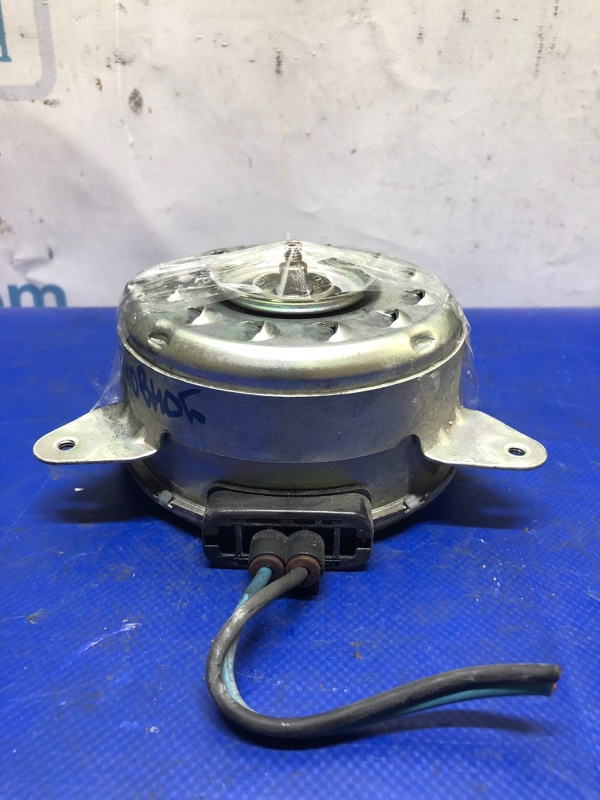 Мотор вентилятора охлаждения Q50 15-20 2017 Седан 3.0 VR30DDTT