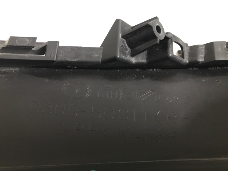 Заглушка ПТФ передняя правая 5 CR 05-10 2009 Минивен 2.3