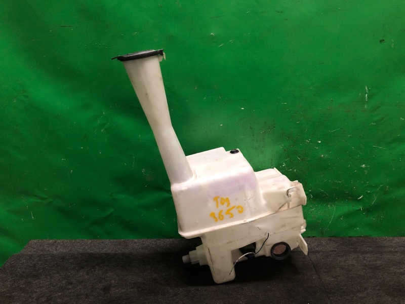 Запчасть бачок омывателя TOYOTA SIENNA 11-16 2012 GSL30 3.5 2GR-FE 85315-AE010 Б/У Бачок омывателя TOYOTA SIENNA 11-16 2012 GSL30 3.5 2GR-FE 85315-AE010 Б/У