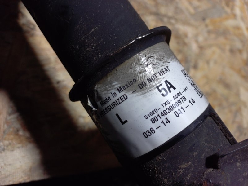 Амортизатор передний левый RDX 12-19 2014 Внедорожник 3.5 J35Z2