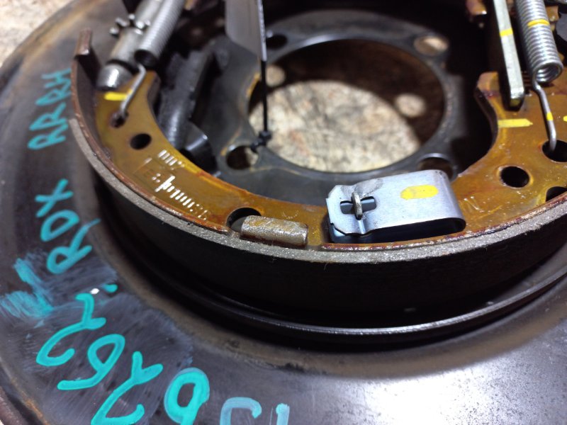 Тормозной механизм правый RDX 12-19 2014 Внедорожник 3.5 J35Z2