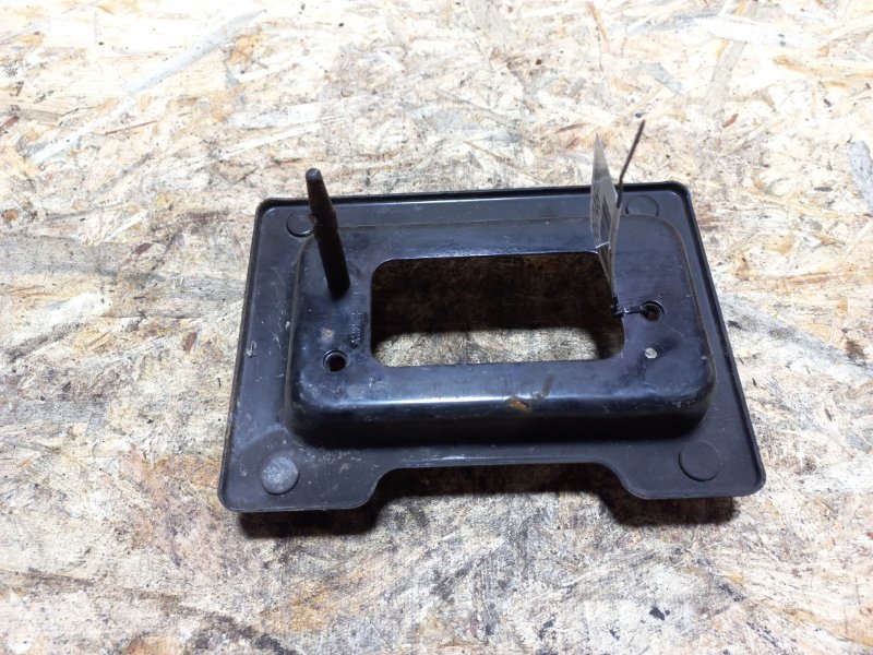 Кронштейн усилителя заднего бампера левый KIA SOUL AM 08-13 2012 Хетчбек 2.0 Б/У