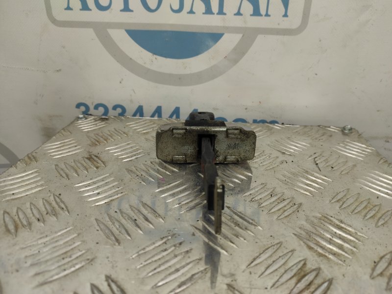 Ограничитель двери задний правый AURIS 06-12