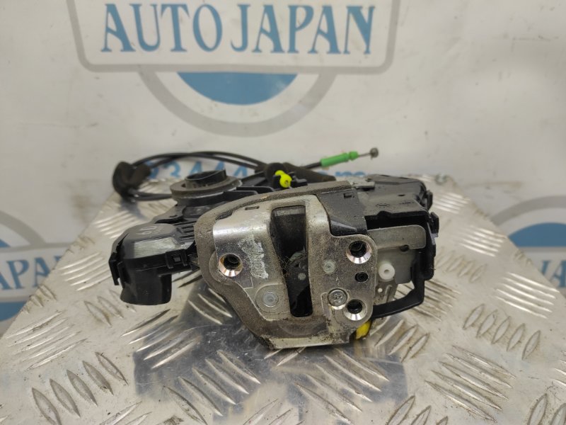 Замок двери передний левый CAMRY 40 06-11