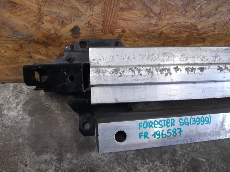 Усилитель переднего бампера SUBARU FORESTER SG 02-07 SG 2.5 EJ253