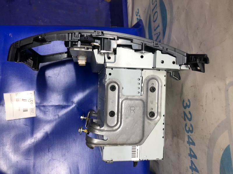 Магнитола TLX 14-17 2015 Седан 2.4