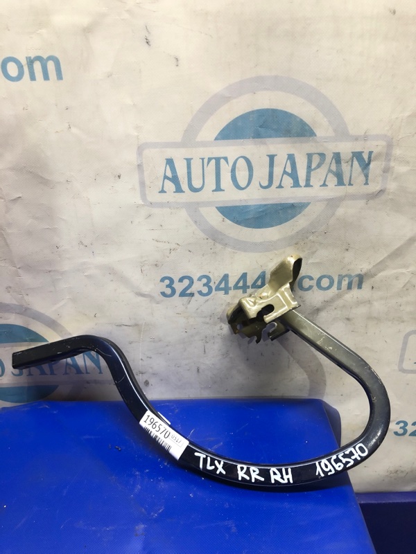 Петля крышки багажника правая ACURA TLX 14-17 2015 Седан 2.4 68610-TZ3-A00ZZ Б/У