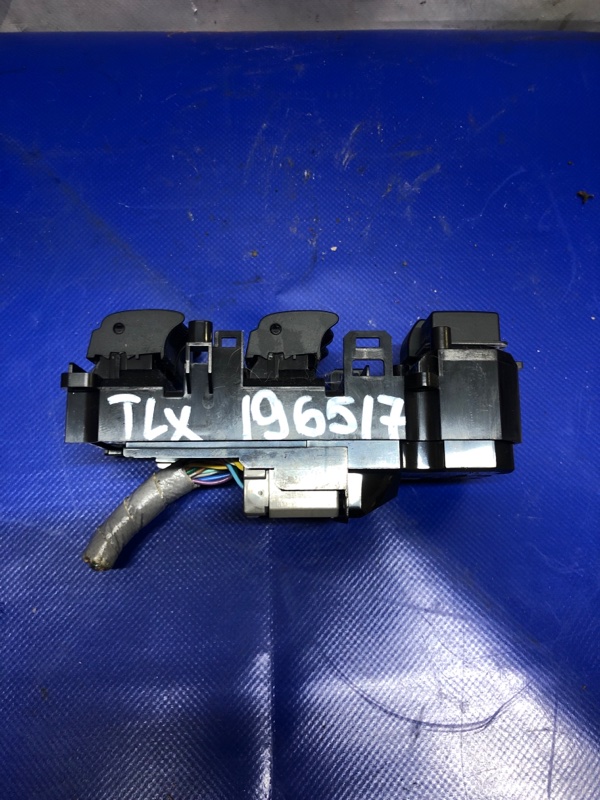 Блок управления стеклоподъемниками передний левый TLX 14-17 2015 Седан 2.4