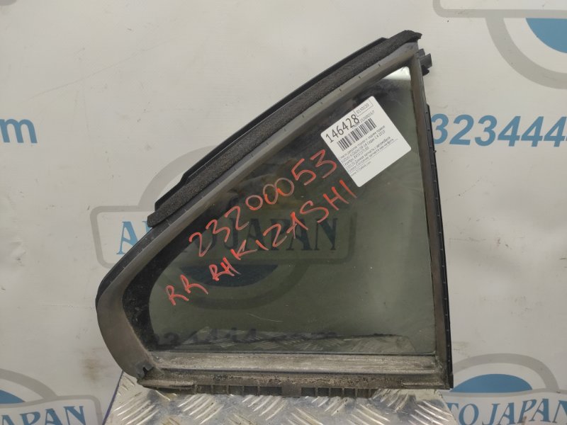 Стекло двери глухое заднее правое SUZUKI KIZASHI 09-14 2010 Седан 2.4 84551-57L00 Б/У