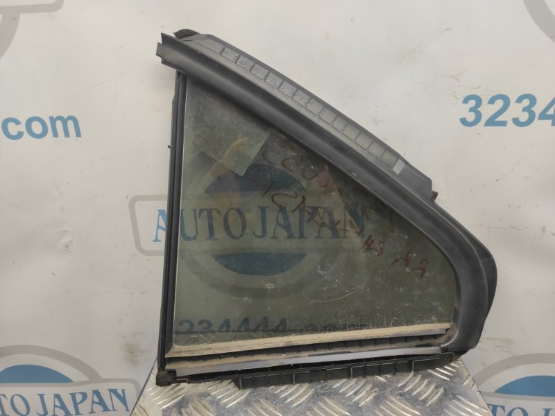 Стекло двери глухое заднее правое SUZUKI KIZASHI 09-14 Седан 2.4