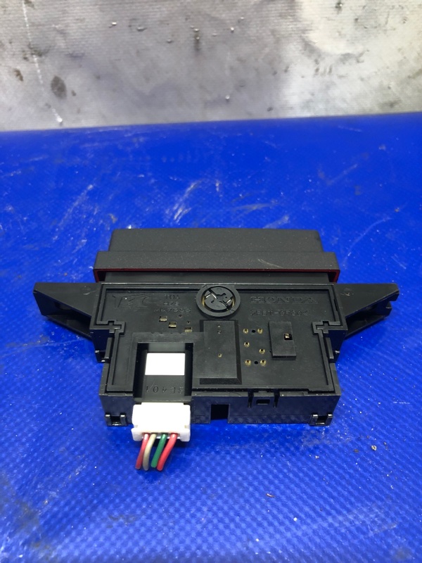 Кнопка аварийной сигнализации TLX 14-17 2015 Седан 2.4