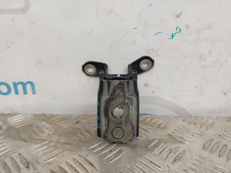 Петля двери нижняя передняя левая Q50 15-20 2017 Седан 3.0 VR30DDTT