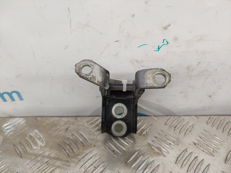 Петля двери нижняя передняя левая INFINITI Q50 15-20 Седан 3.0 VR30DDTT