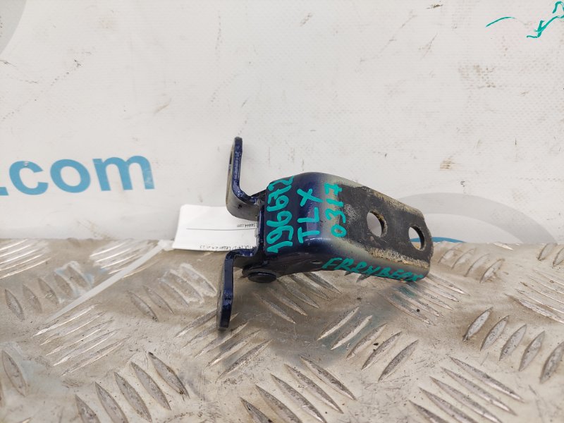 Петля двери верхняя передняя правая ACURA TLX 14-17 2015 Седан 2.4 67410-TZ3-A02ZZ Б/У