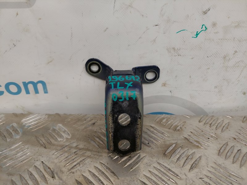 Петля двери верхняя передняя правая TLX 14-17 2015 Седан 2.4