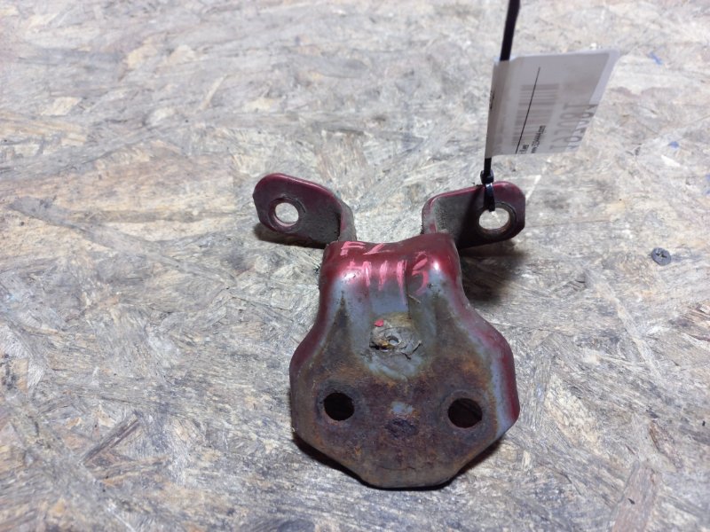 Петля двери нижняя передняя левая MAZDA 626 GF 97-02 1998 GW19 2 EA01-59-240C Б/У