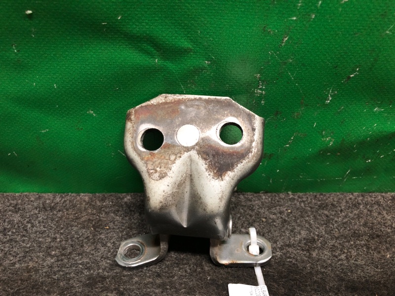 Петля двери нижняя передняя правая SUBARU FORESTER SG 02-07 2007 SG 2.5 EJ253 61220FA010 Б/У