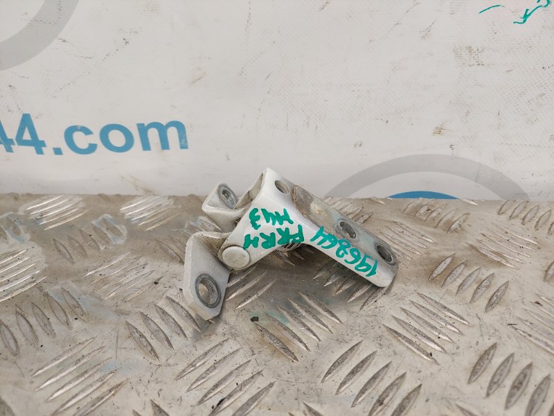 Петля двери нижняя передняя правая MITSUBISHI LANCER X 10 07-15 2011 Седан 2.0 5702A005 Б/У