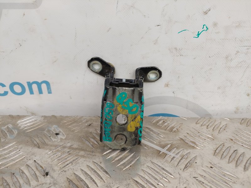 Петля двери нижняя передняя правая Q50 15-20 2017 Седан 3.0 VR30DDTT