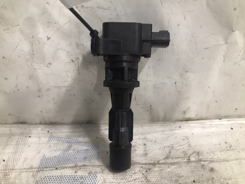 Запчасть катушка зажигания MAZDA 5 CR 05-10 2009 Минивен 2.3 LF2L-18-100 Б/У Катушка зажигания MAZDA 5 CR 05-10 2009 Минивен 2.3 LF2L-18-100 Б/У