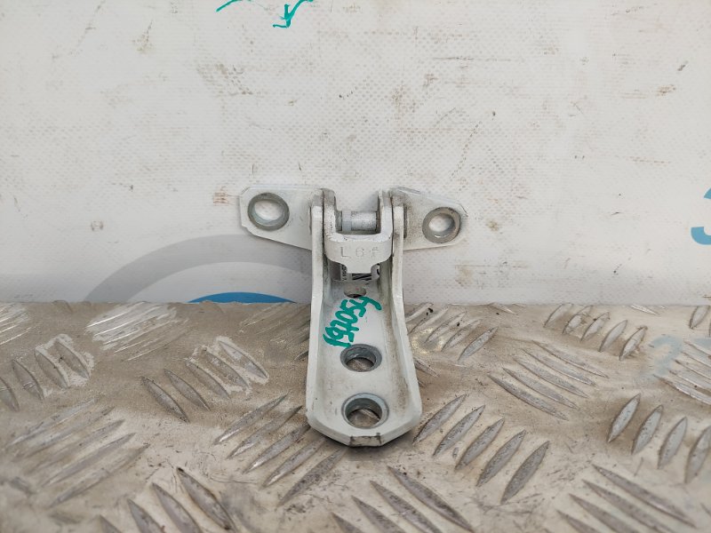 Петля двери нижняя задняя левая MITSUBISHI LANCER X 10 07-15 Седан 2.0 Петля двери нижняя задняя левая MITSUBISHI LANCER X 10 07-15 Седан 2.0