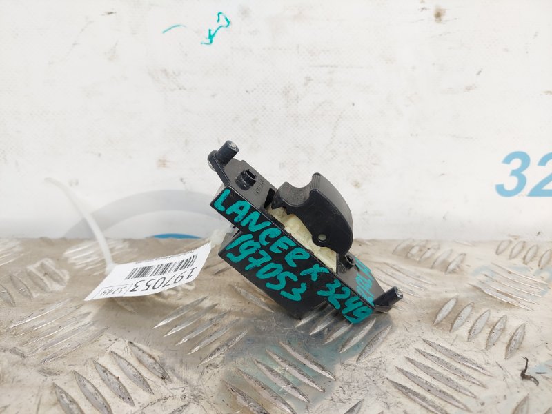 Кнопка стеклоподъемника задняя левая MITSUBISHI LANCER X 10 07-15 2011 Седан 2.0 MR587944 Б/У